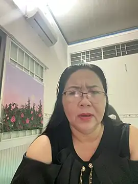 Snapshot of NDith chatting on March 16, 9:37 pm NDith online show from March 16, 9:37 pm