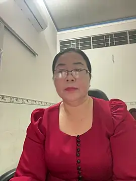 Snapshot of NDith chatting on March 17, 2:12 pm NDith online show from March 17, 2:12 pm