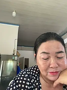 Snapshot of NDith chatting on March 18, 8:36 am NDith online show from March 18, 8:36 am