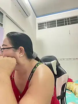 Snapshot of NDith chatting on March 22, 9:21 pm NDith online show from March 22, 9:21 pm