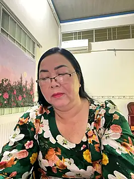 Snapshot of NDith chatting on September 11, 11:27 pm NDith online show from September 11, 11:27 pm