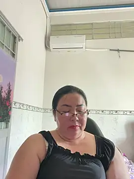 Snapshot of NDith chatting on September 20, 2:12 am NDith online show from September 20, 2:12 am