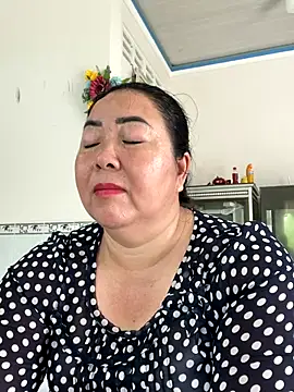 Snapshot of NDith chatting on September 24, 2:04 am NDith online show from September 24, 2:04 am