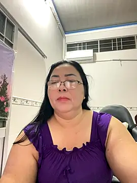 Snapshot of NDith chatting on September 28, 3:06 pm NDith online show from September 28, 3:06 pm