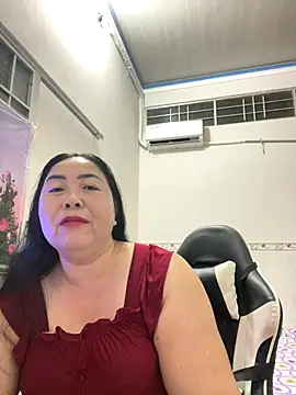 Snapshot of NDith chatting on October 6, 11:40 am NDith online show from October 6, 11:40 am