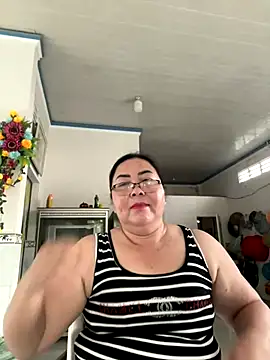 Snapshot of NDith chatting on October 15, 10:04 am NDith online show from October 15, 10:04 am