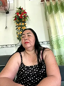 Snapshot of NDith chatting on October 17, 12:47 am NDith online show from October 17, 12:47 am