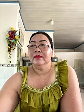 Snapshot of NDith chatting on October 18, 1:30 am NDith online show from October 18, 1:30 am