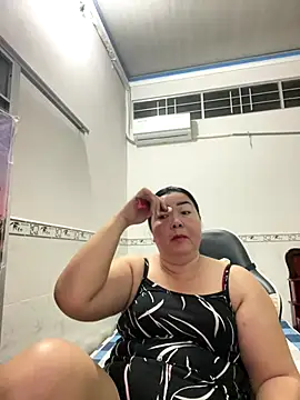 Snapshot of NDith chatting on October 21, 10:10 pm NDith online show from October 21, 10:10 pm