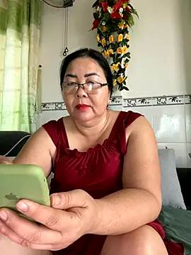 Snapshot of NDith chatting on November 16, 11:54 pm NDith online show from November 16, 11:54 pm