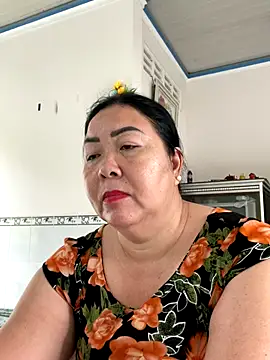 Snapshot of NDith chatting on November 20, 1:50 am NDith online show from November 20, 1:50 am