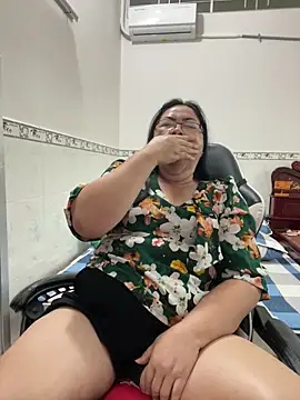 Snapshot of NDith chatting on November 24, 11:26 pm NDith online show from November 24, 11:26 pm