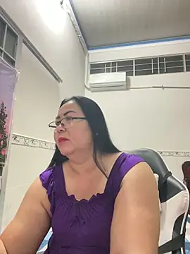 Snapshot of NDith chatting on December 15, 10:03 pm NDith online show from December 15, 10:03 pm