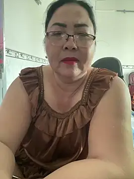 Snapshot of NDith chatting on December 23, 6:00 am NDith online show from December 23, 6:00 am