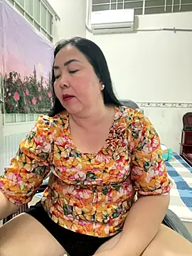 Snapshot of NDith chatting on January 6, 11:51 pm NDith online show from January 6, 11:51 pm