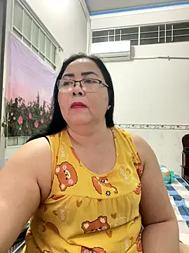 Snapshot of NDith chatting on January 7, 11:56 am NDith online show from January 7, 11:56 am