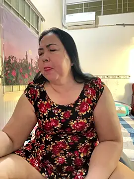 Snapshot of NDith chatting on January 14, 11:42 pm NDith online show from January 14, 11:42 pm