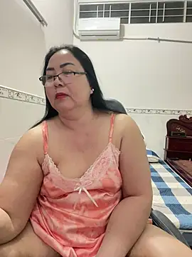 Snapshot of NDith chatting on January 17, 6:55 pm NDith online show from January 17, 6:55 pm