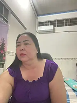 Snapshot of NDith chatting on February 1, 11:14 pm NDith online show from February 1, 11:14 pm