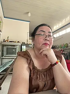 Snapshot of NDith chatting on February 13, 2:07 am NDith online show from February 13, 2:07 am