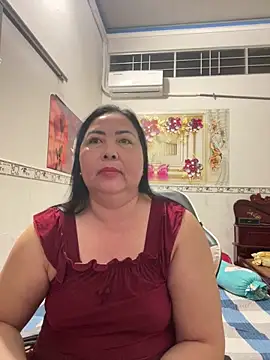 Snapshot of NDith chatting on February 19, 11:01 pm NDith online show from February 19, 11:01 pm