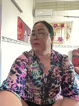 Snapshot of NDith chatting on February 21, 2:34 am NDith online show from February 21, 2:34 am