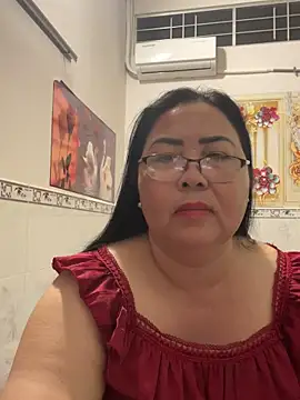 Snapshot of NDith chatting on February 21, 7:37 pm NDith online show from February 21, 7:37 pm