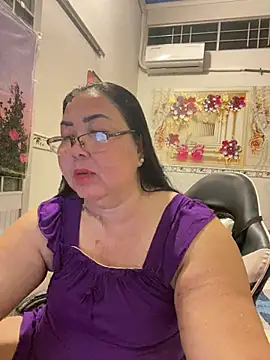 Snapshot of NDith chatting on February 22, 2:15 pm NDith online show from February 22, 2:15 pm