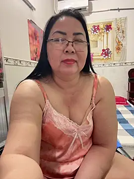 NDith online show from April 12, 3:28 pm