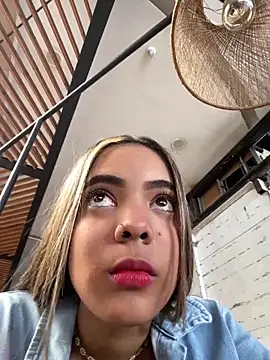 NAUGHTY LITTLE 18 online show from December 21, 6:34 pm