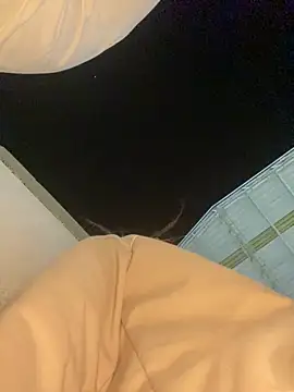 NAUGHTY LITTLE 18 online show from January 25, 12:06 am