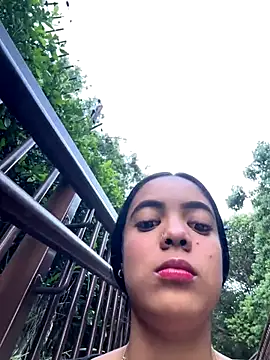 NAUGHTY LITTLE 18 online show from November 21, 9:13 pm