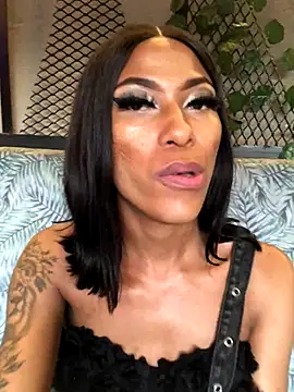 Snapshot of Kylie_Hairy_Bbc chatting on October 22, 4:07 pm Kylie Hairy Bbc online show from October 22, 4:07 pm