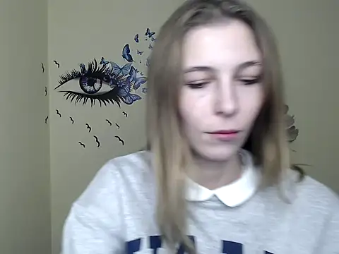 Snapshot of StrangerGi chatting on December 8, 1:14 pm StrangerGi online show from December 8, 1:14 pm