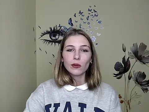 Snapshot of StrangerGi chatting on December 14, 4:23 am StrangerGi online show from December 14, 4:23 am