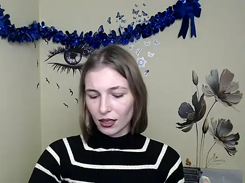 Snapshot of StrangerGi chatting on December 27, 4:21 pm StrangerGi online show from December 27, 4:21 pm