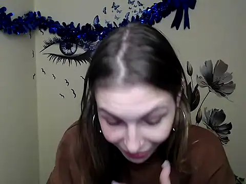 Snapshot of StrangerGi chatting on January 28, 7:11 am StrangerGi online show from January 28, 7:11 am
