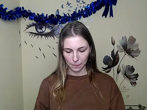 Snapshot of StrangerGi chatting on January 28, 10:12 am StrangerGi online show from January 28, 10:12 am