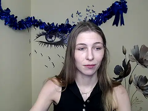 Snapshot of StrangerGi chatting on February 4, 12:55 pm StrangerGi online show from February 4, 12:55 pm