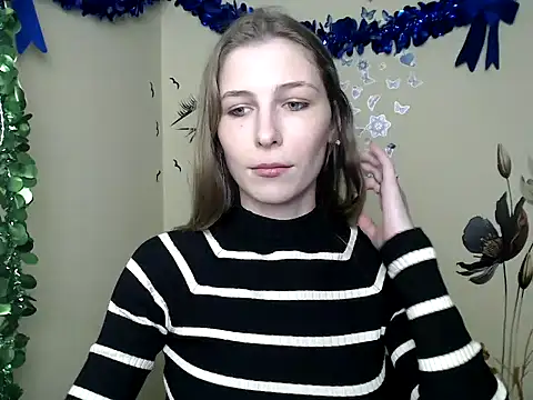 Snapshot of StrangerGi chatting on February 11, 7:27 pm StrangerGi online show from February 11, 7:27 pm