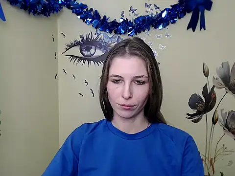 Snapshot of StrangerGi chatting on February 15, 10:00 am StrangerGi online show from February 15, 10:00 am
