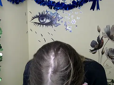 Snapshot of StrangerGi chatting on February 21, 1:00 pm StrangerGi online show from February 21, 1:00 pm