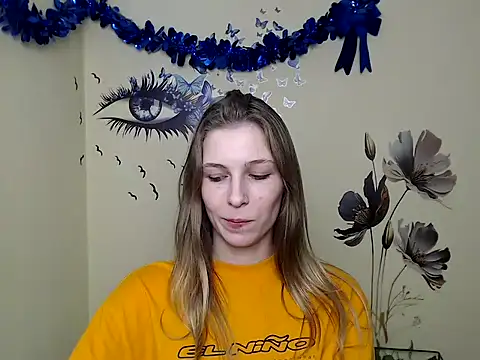 Snapshot of StrangerGi chatting on February 26, 1:19 pm StrangerGi online show from February 26, 1:19 pm