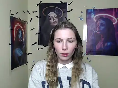 Snapshot of StrangerGi chatting on March 18, 4:26 pm StrangerGi online show from March 18, 4:26 pm