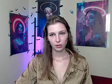 Snapshot of StrangerGi chatting on September 18, 12:18 pm StrangerGi online show from September 18, 12:18 pm