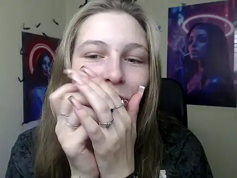 StrangerGi online show from May 14, 5:58 am