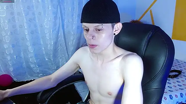 Matthew Boy  online show from December 14, 8:13 am