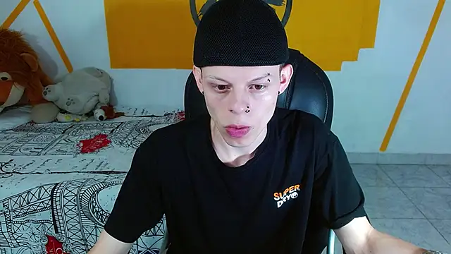 Matthew Boy  online show from January 21, 4:37 pm