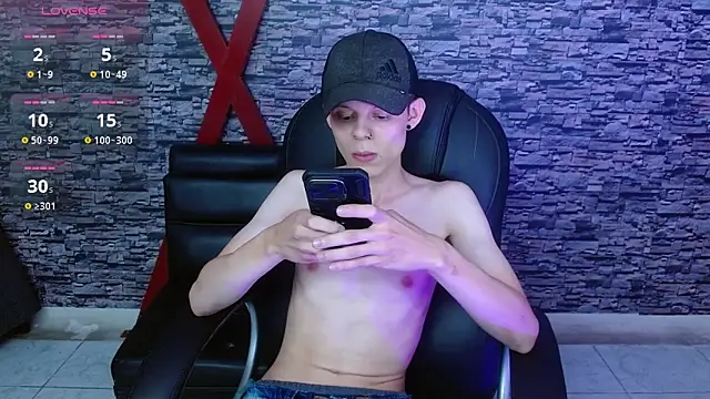 Matthew Boy  online show from March 10, 8:56 pm