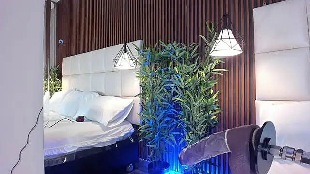 CailynBrowm online show from November 15, 4:21 am